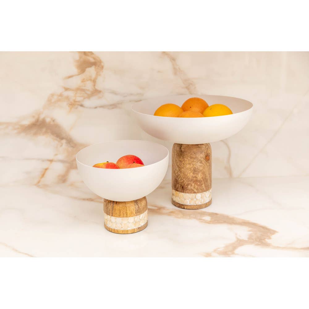 Copa de frutas blanca sobre pie de madera modelo pequeño